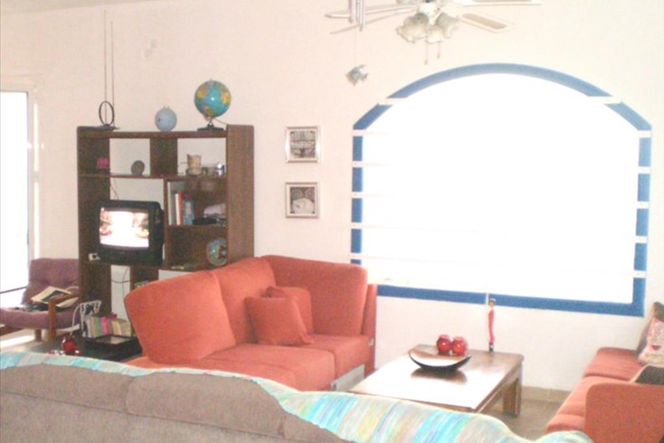 Realty photo 2