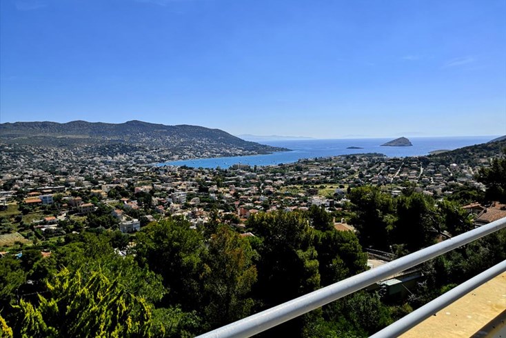 Realty photo 2