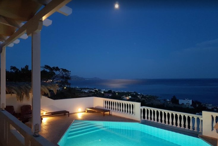 Realty photo 2
