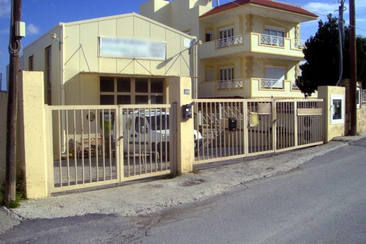 Realty photo 1