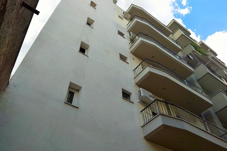 Realty photo 2