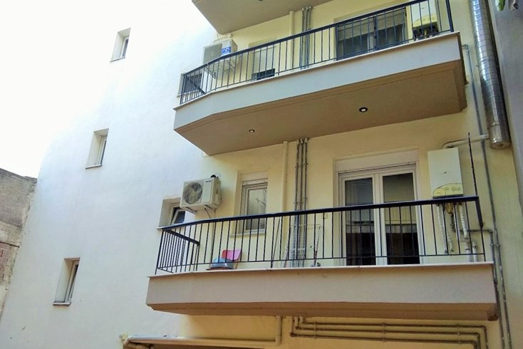 Realty photo 3