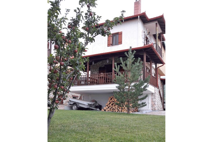 Realty photo 2