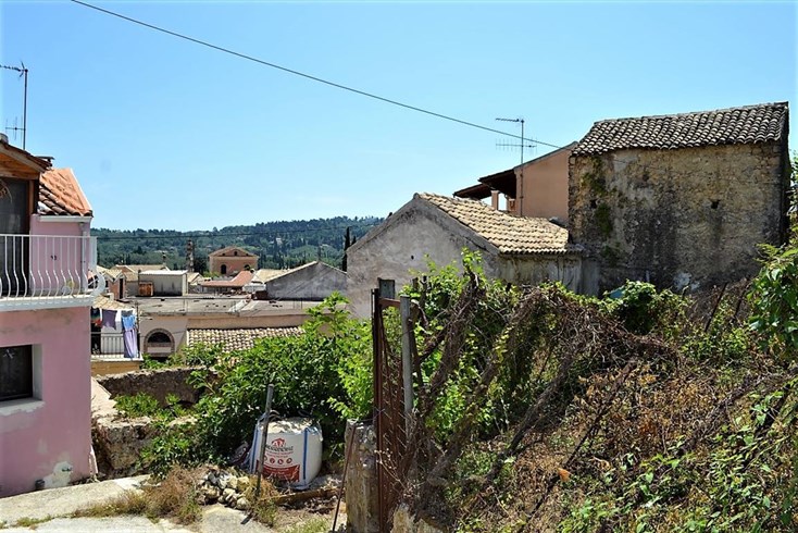 Realty photo 2