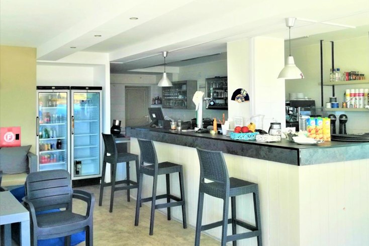Realty photo 1
