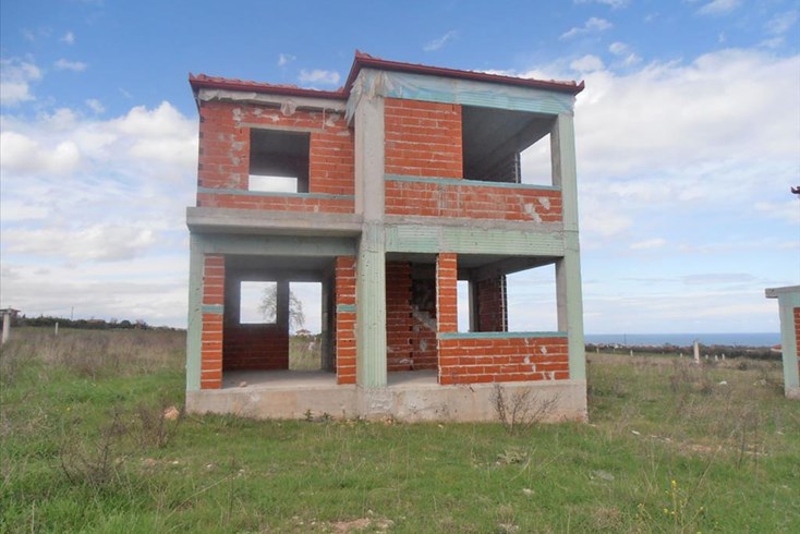 Realty photo 2