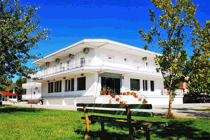 Realty photo 1