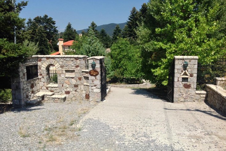 Realty photo 1