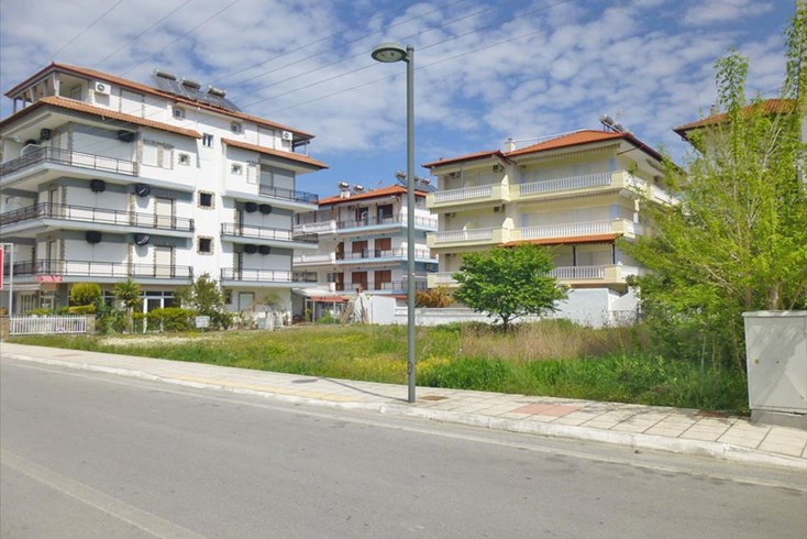 Realty photo 2