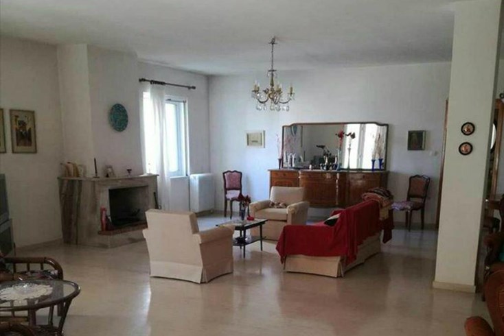 Realty photo 3