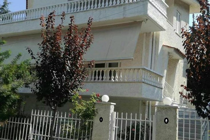 Realty photo 1