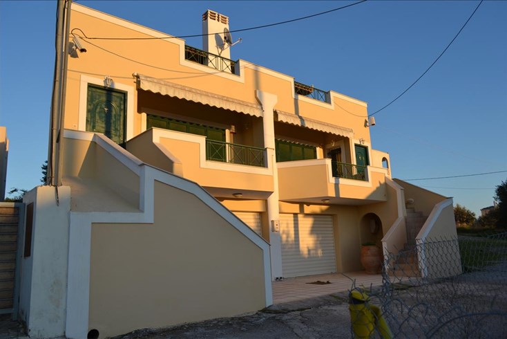 Realty photo 2