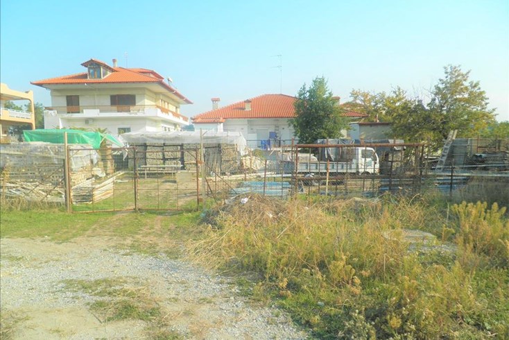 Realty photo 2