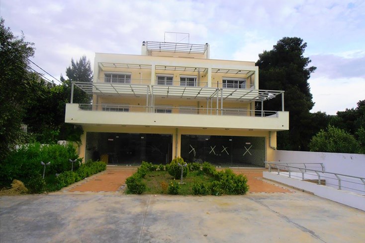 Realty photo 1
