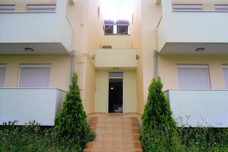 Realty photo 3
