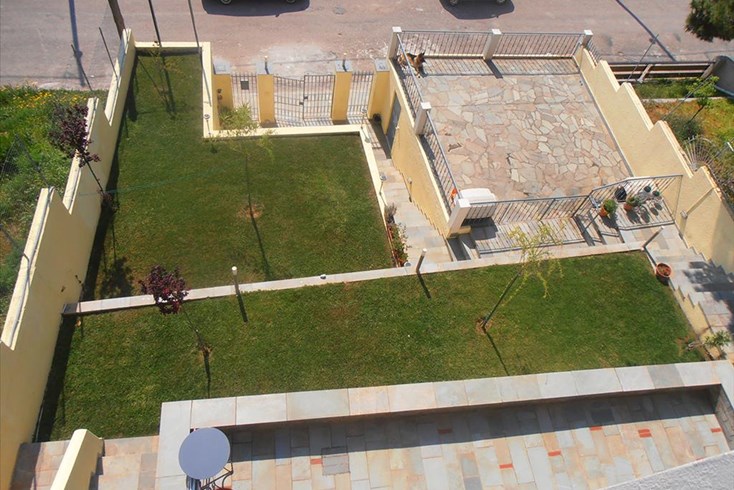 Realty photo 2