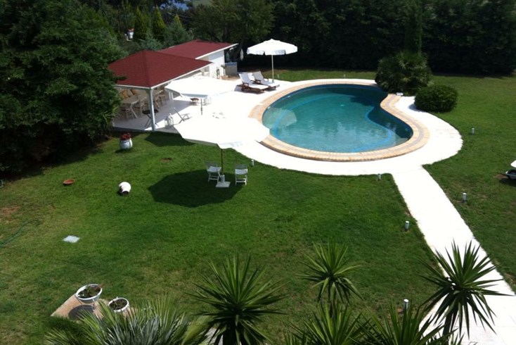Realty photo 3