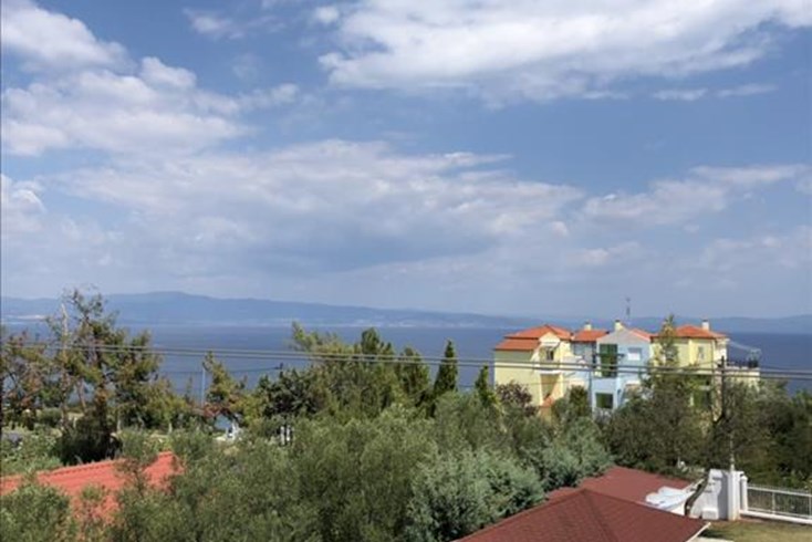 Realty photo 2