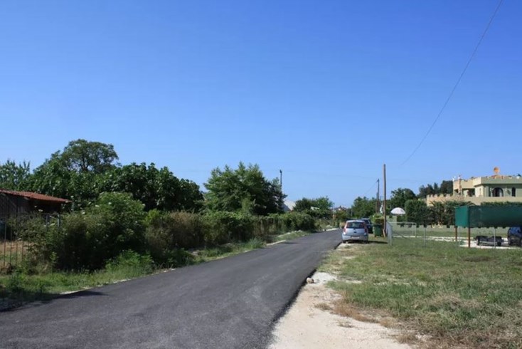 Realty photo 1