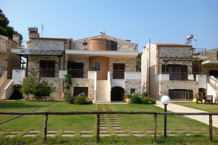Realty photo 3