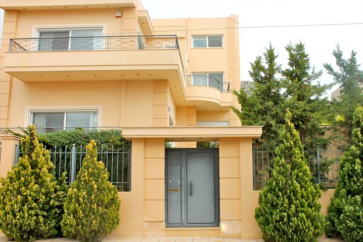 Realty photo 2