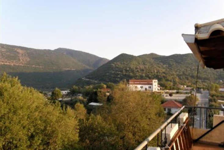 Realty photo 3