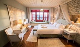 Хотел 625 m² в Епир