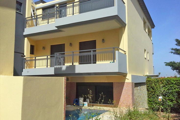 Realty photo 2