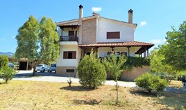 Detached house 304 m² in the suburbs of Thessaloniki