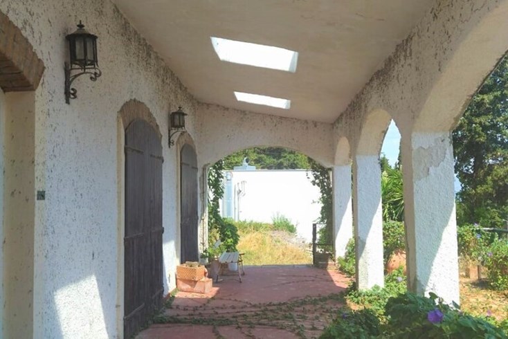 Realty photo 2