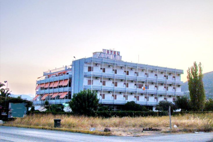 Realty photo 1