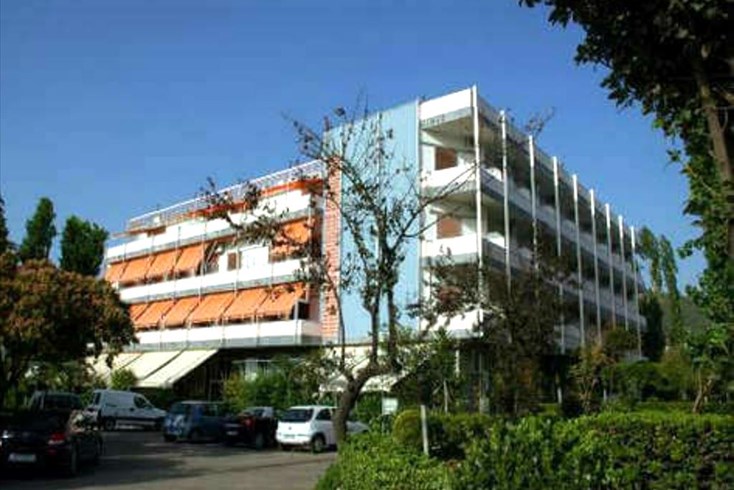Realty photo 2
