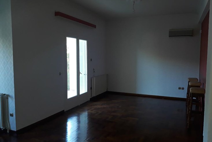 Realty photo 2