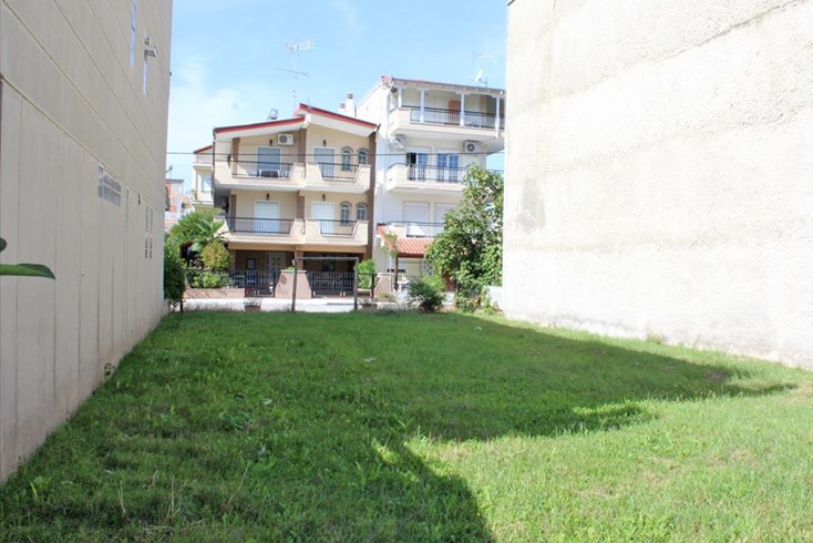 Realty photo 1