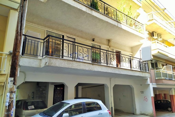 Realty photo 1