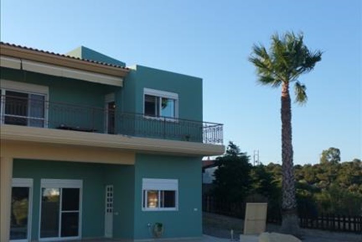 Realty photo 2