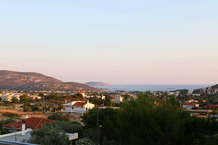 Realty photo 3