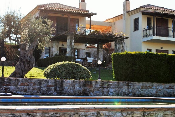 Realty photo 2