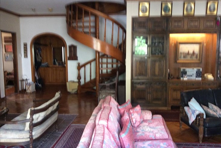 Realty photo 2