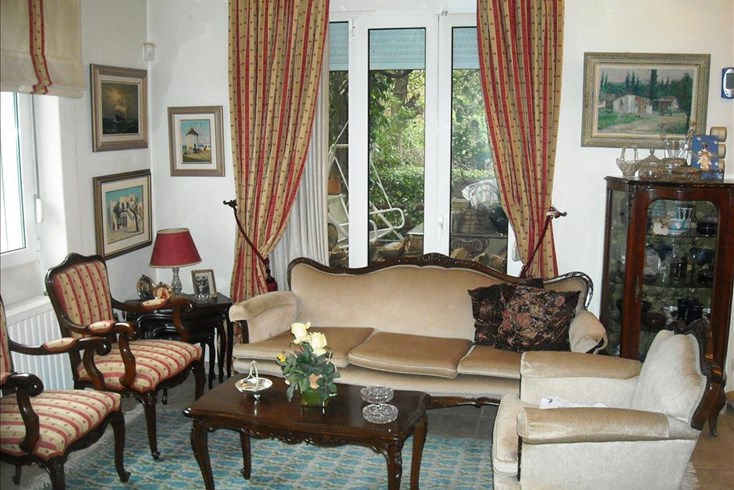 Realty photo 1