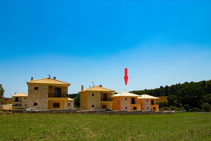 Realty photo 2