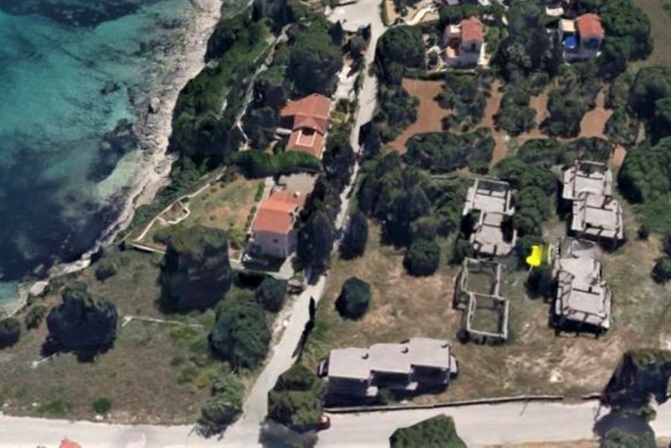 Realty photo 1
