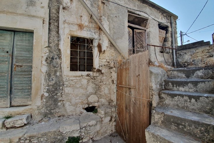 Realty photo 2