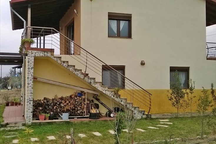Realty photo 2
