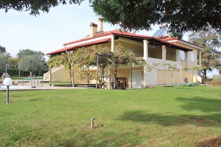 Realty photo 2