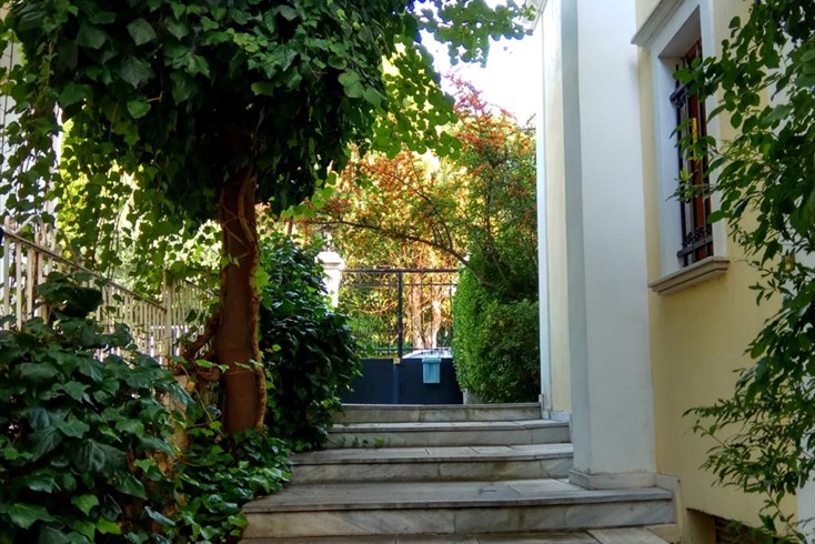 Realty photo 2
