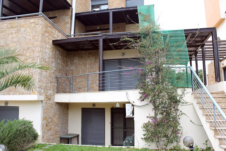 Realty photo 1
