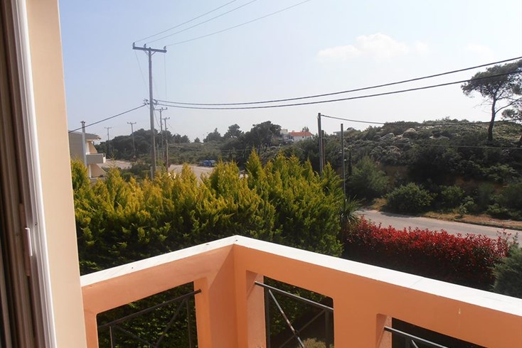Realty photo 3