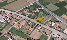 Land 765 m² in Loutraki