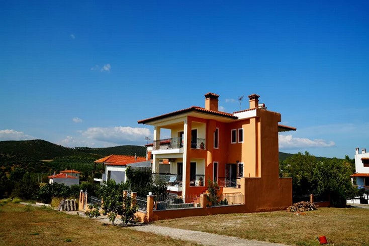 Realty photo 1